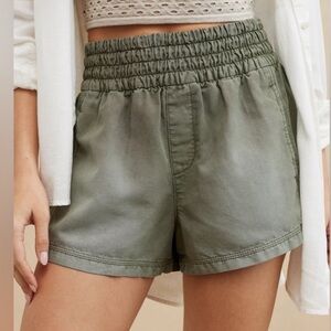 Aerie Babewatch High Waisted Pull On Shorts Olive Green Women’s Medium
